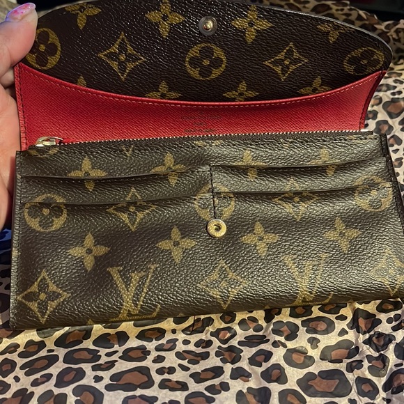 LIKE-NEW Louis Vuitton Monogram Emily Long Bifold Wallet. Date Code - CA3099 - Picture 12 of 16